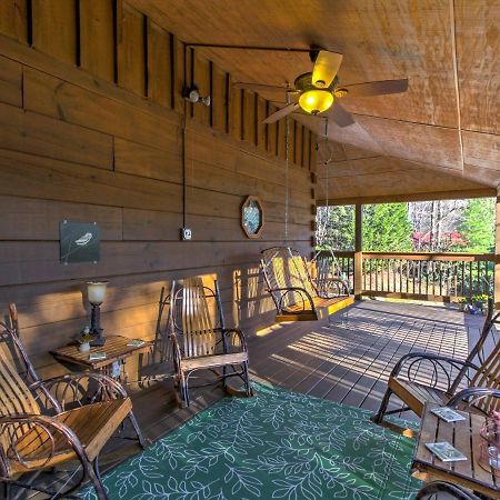 Cozy Nest Gatlinburg Cabin With Porch And Jacuzzi! Villa ภายนอก รูปภาพ